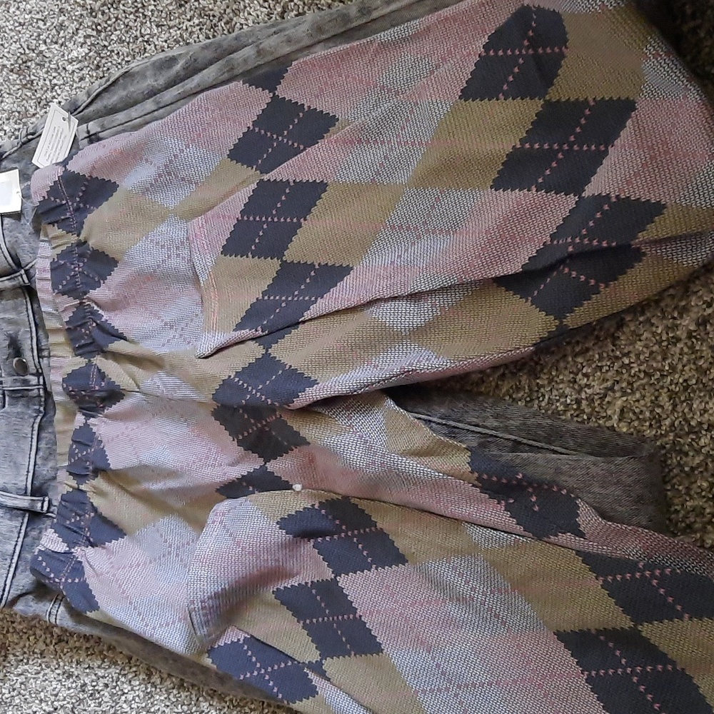 2 pair of leggings